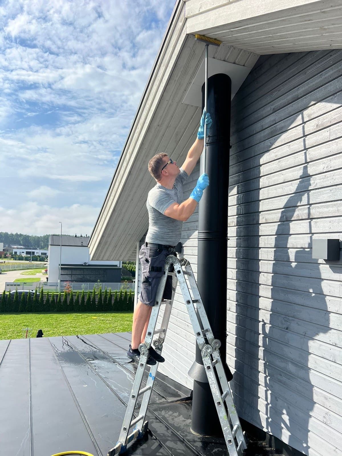 Fassaadi pesu ja värvimise tulemus Veskimöldre objektil