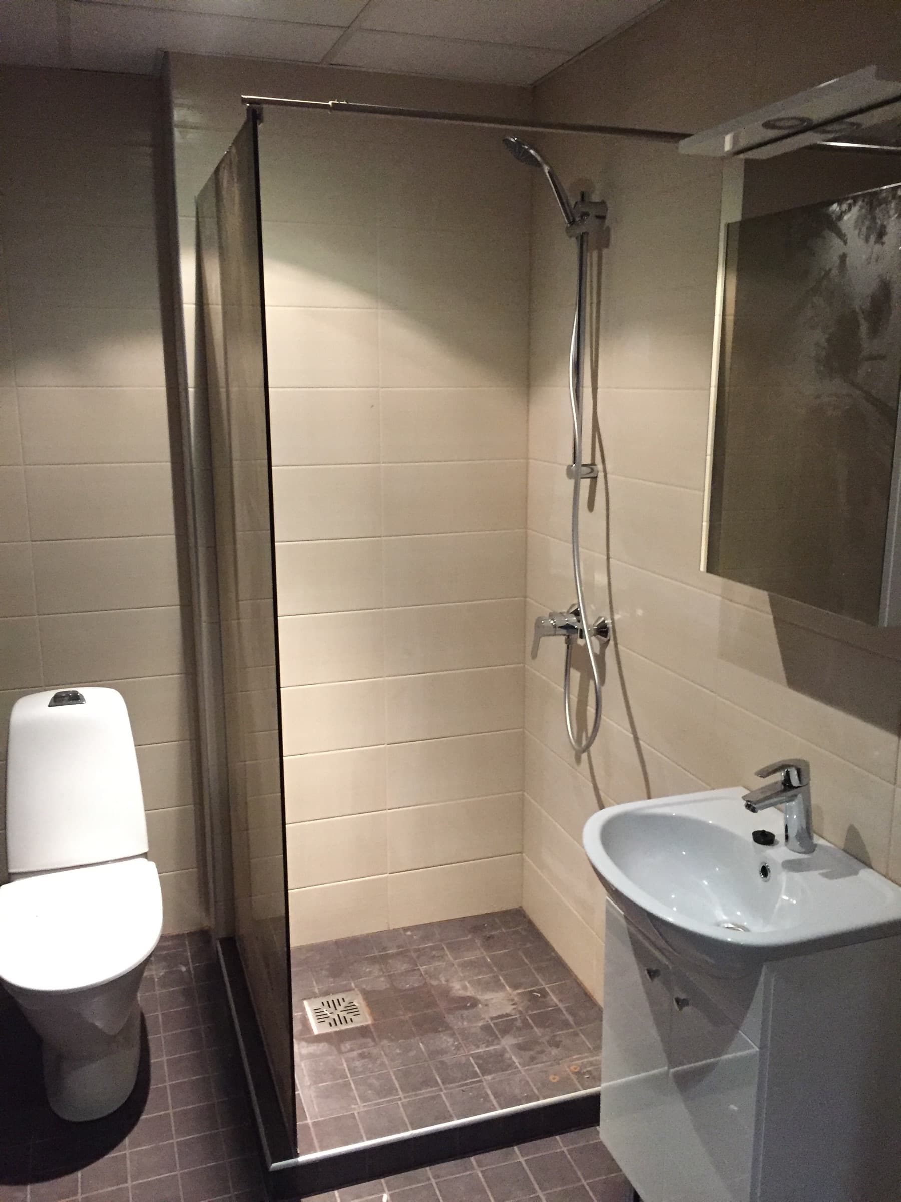 Valmis vannitoa plaatimistöö 2-toalise korteri kapitaalremondil Kesklinnas