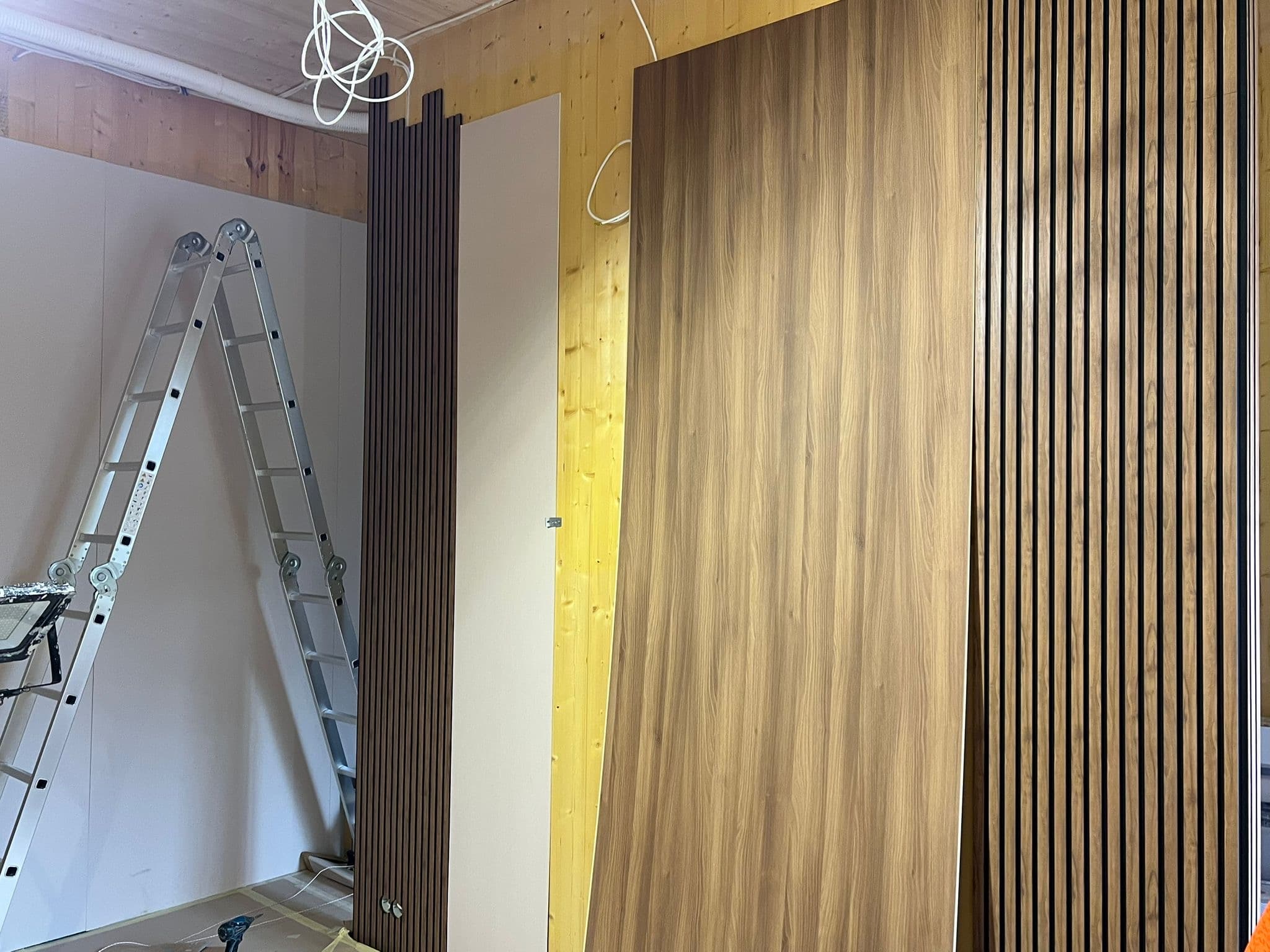 WPC seinapaneelide detail Kakumäe majas