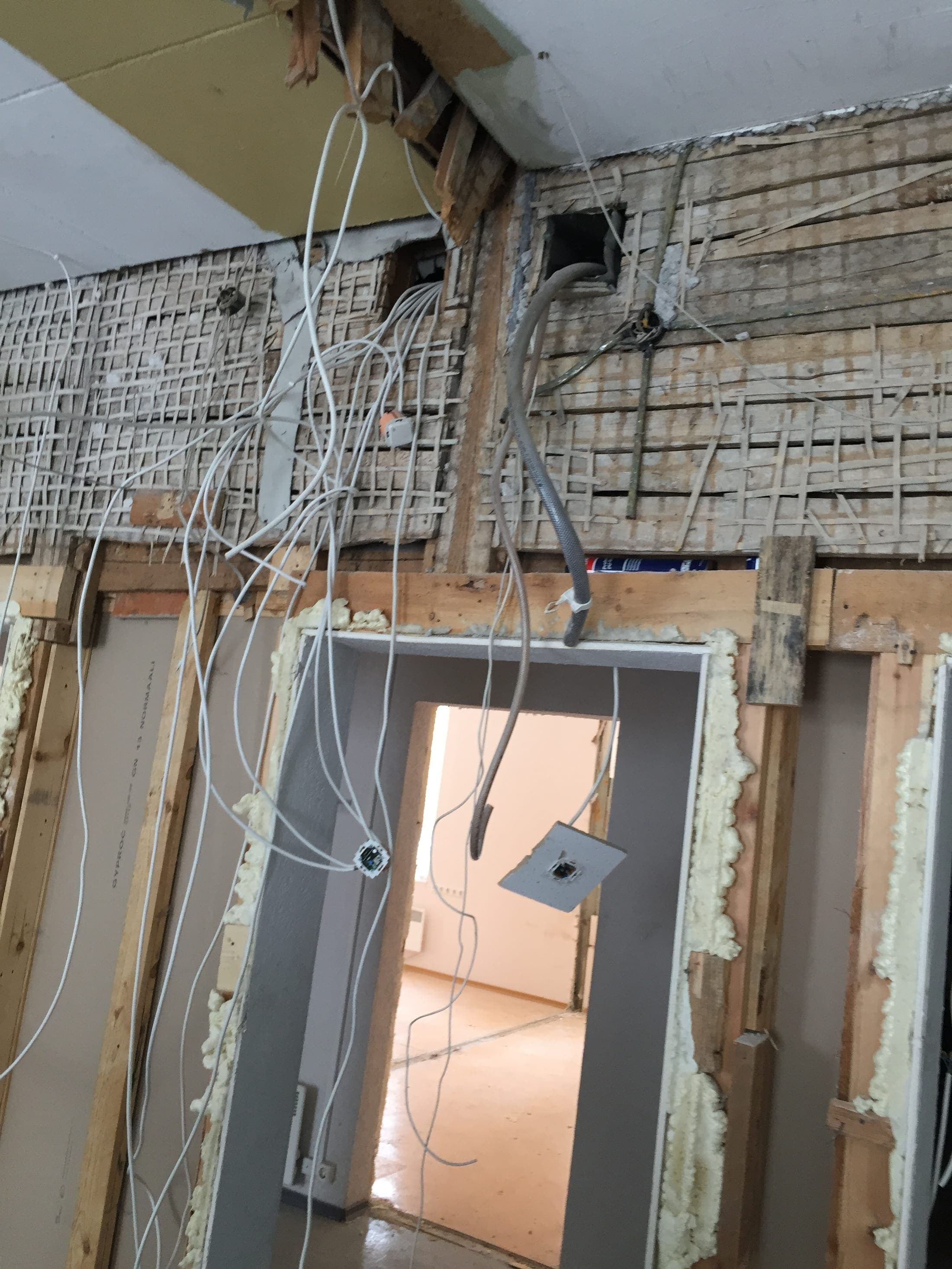 Lammutustööd korteri remondis Tallinnas ja Harjumaal: pindade kaitsmine, tolmutõke ja ohutu ettevalmistus