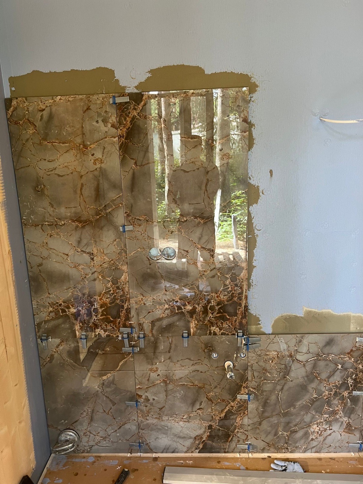 Vannitoa remont - seinaplaatide paigaldus ja vannitoa viimistlustööd töö käigus