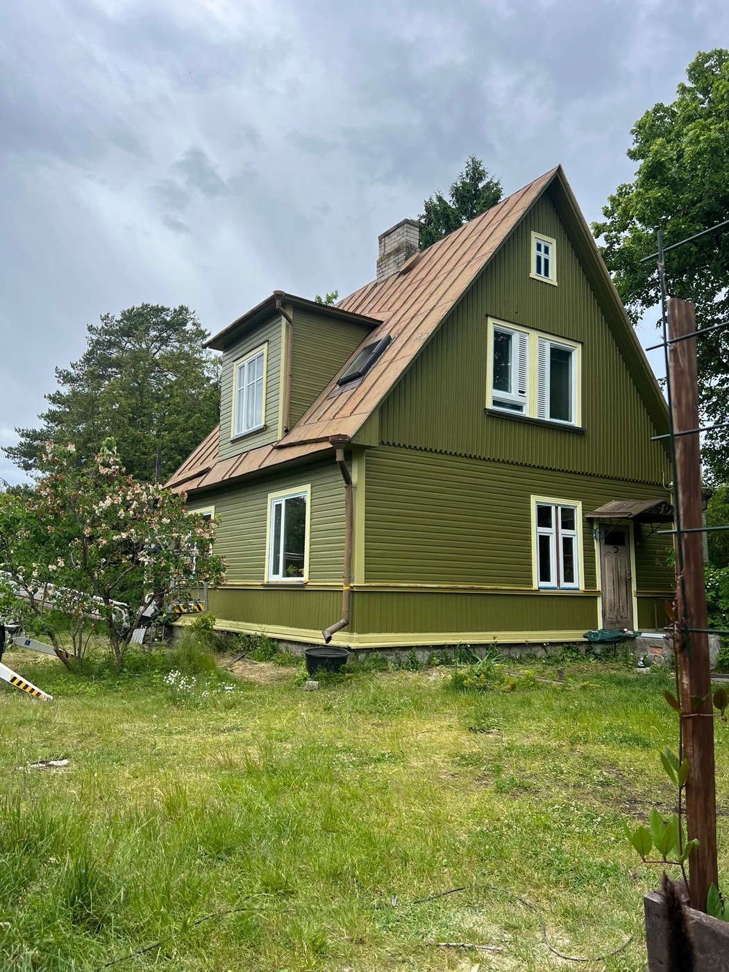 Värvitud puitfassaad Nõmme objektil