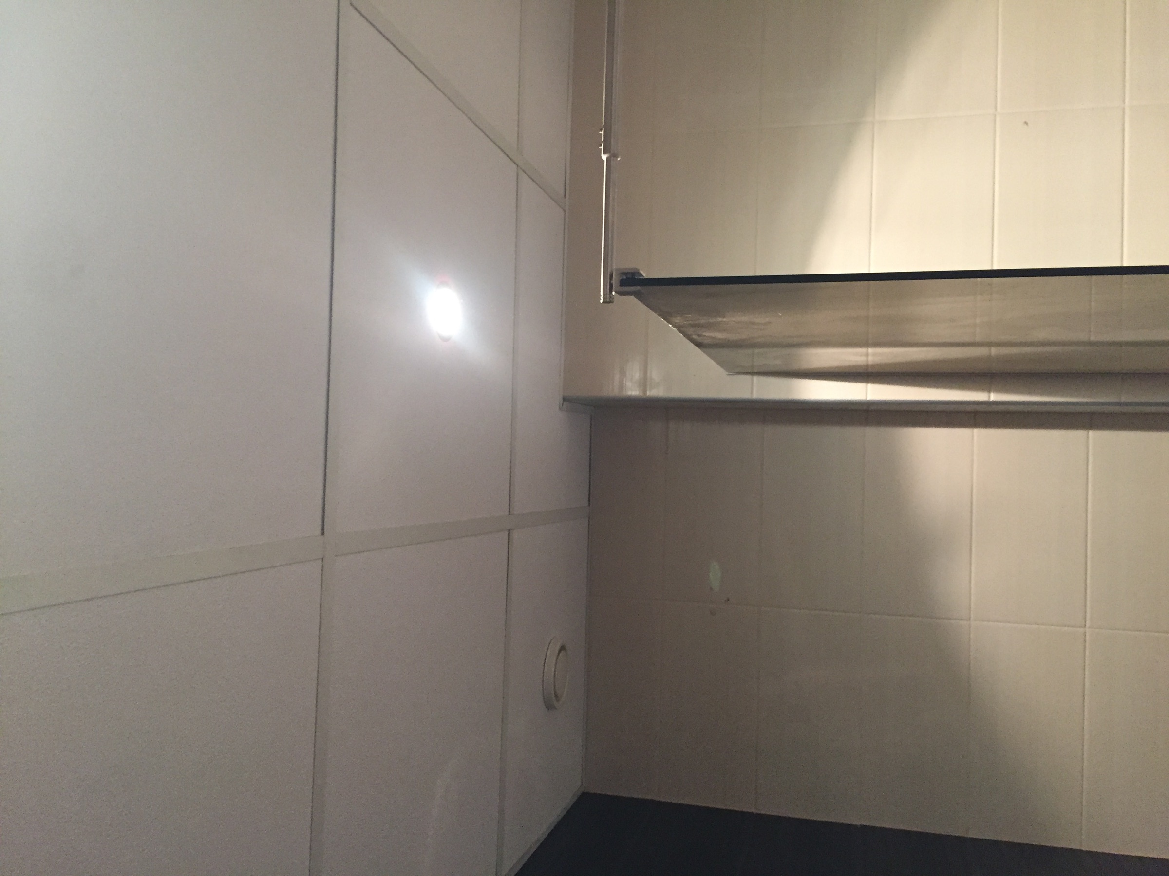 Vannitoa plaatimistöö 2-toalise korteri kapitaalremondil Kesklinnas