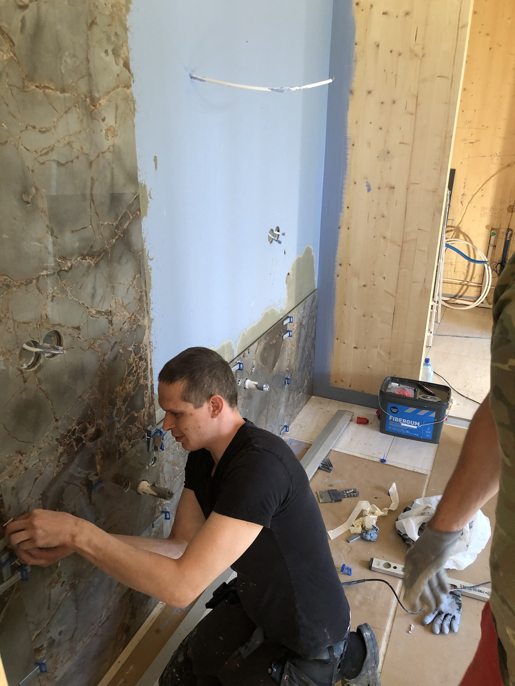 Plaatimistöö tulemus Kakumäe maja siseviimistlusel