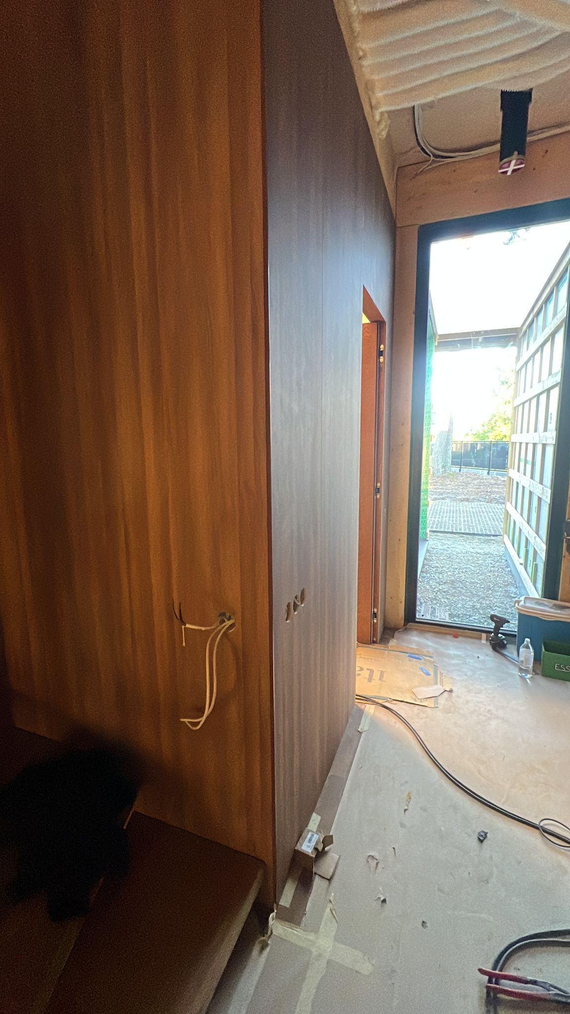 WPC seinapaneelide üldvaade Kakumäe majas