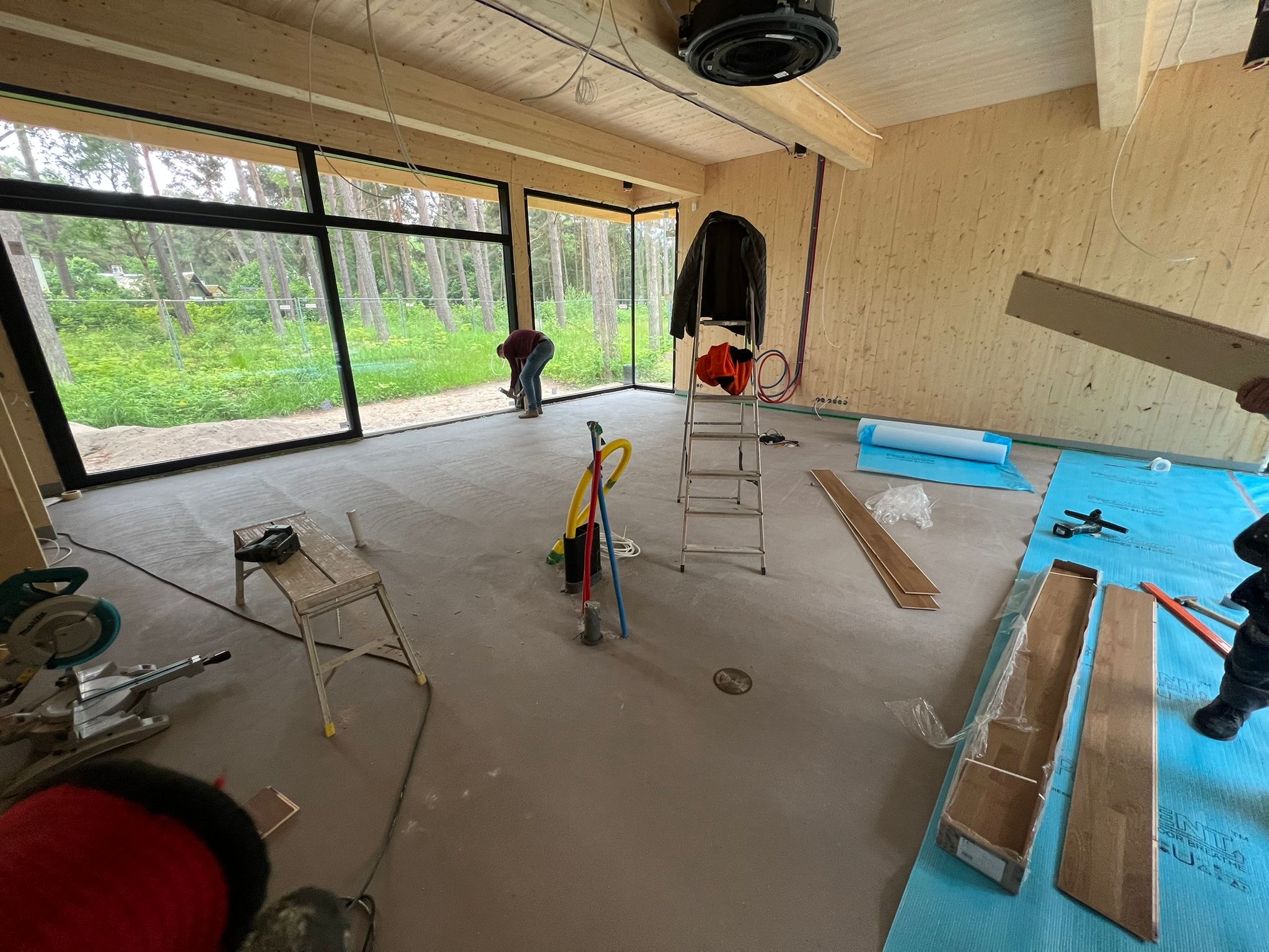 Parketi paigaldus Kakumäe maja viimistlustöödel