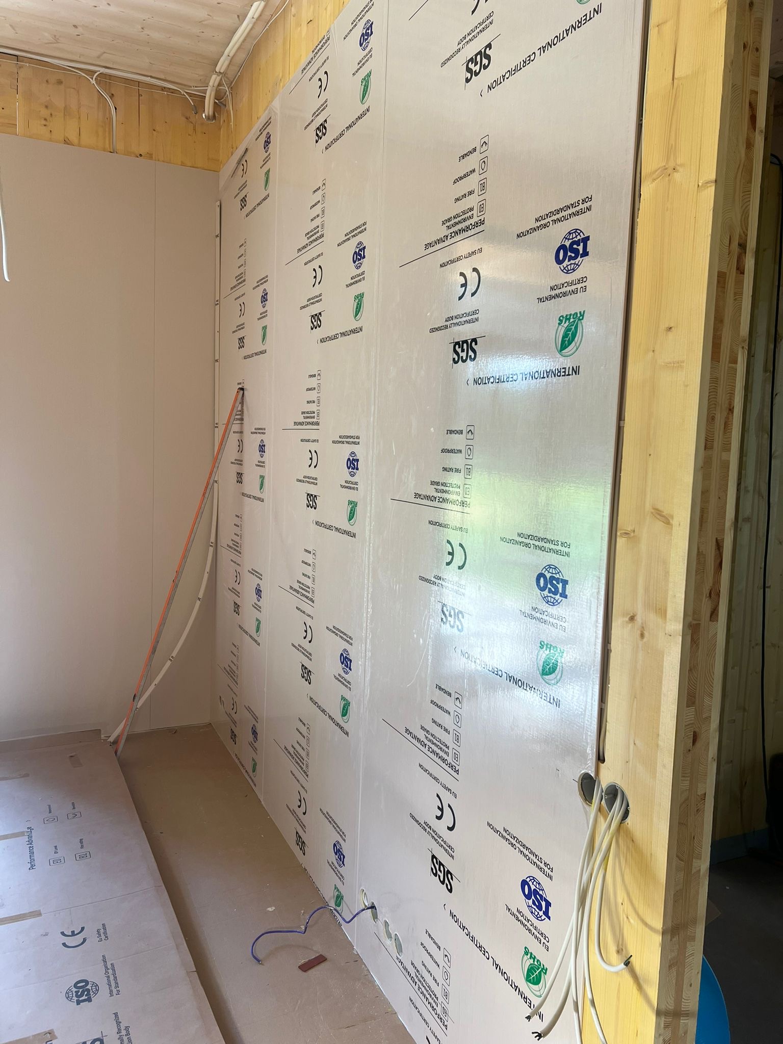 Seinapaneelide paigaldusdetail Kakumäe majas