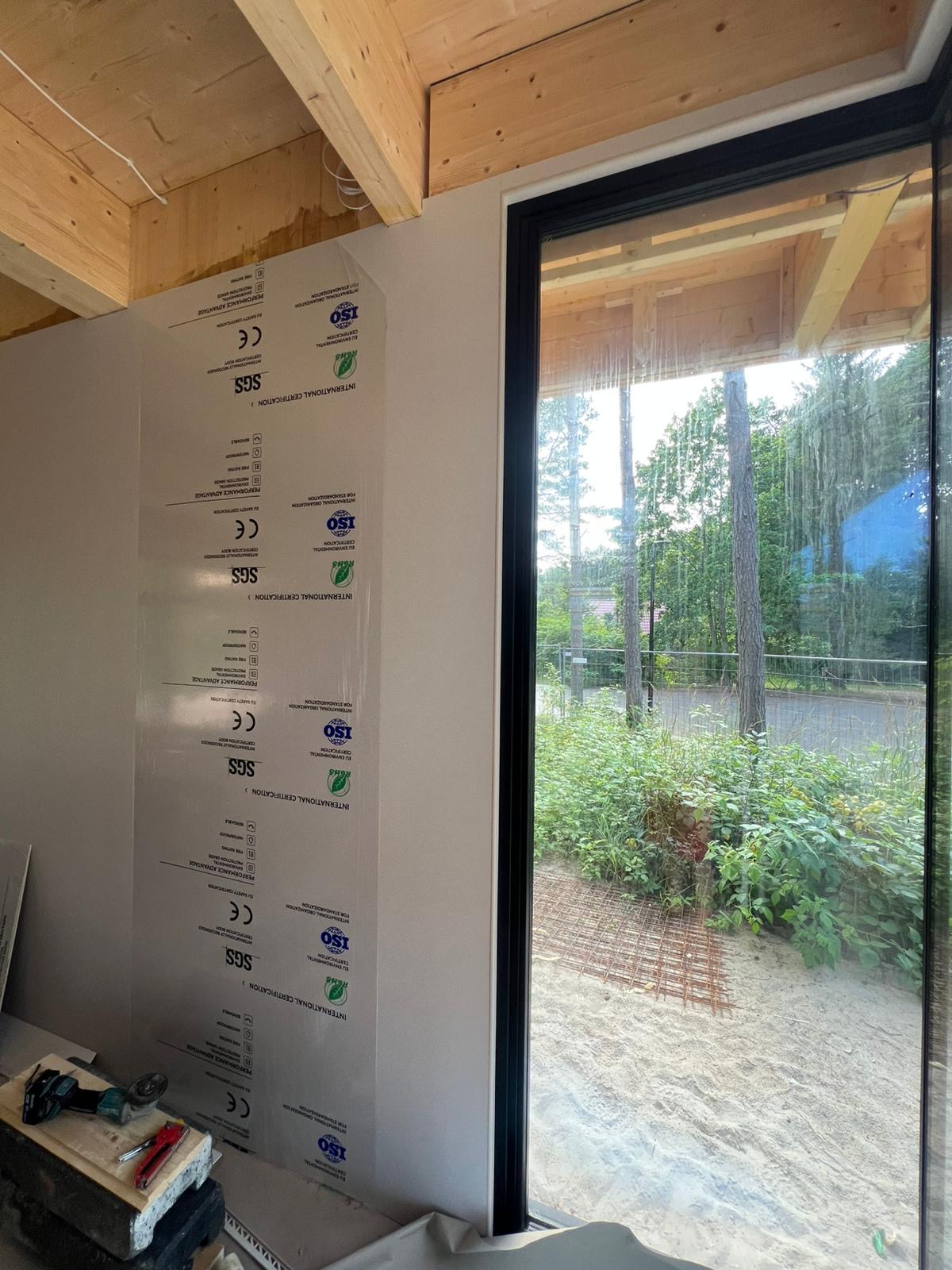 WPC paneelidega viimistletud sein Kakumäe majas