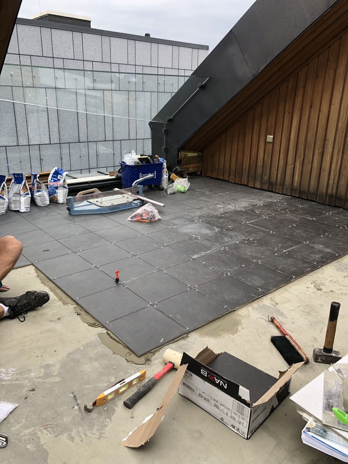 Plaaditud terrass Kesklinna objektil